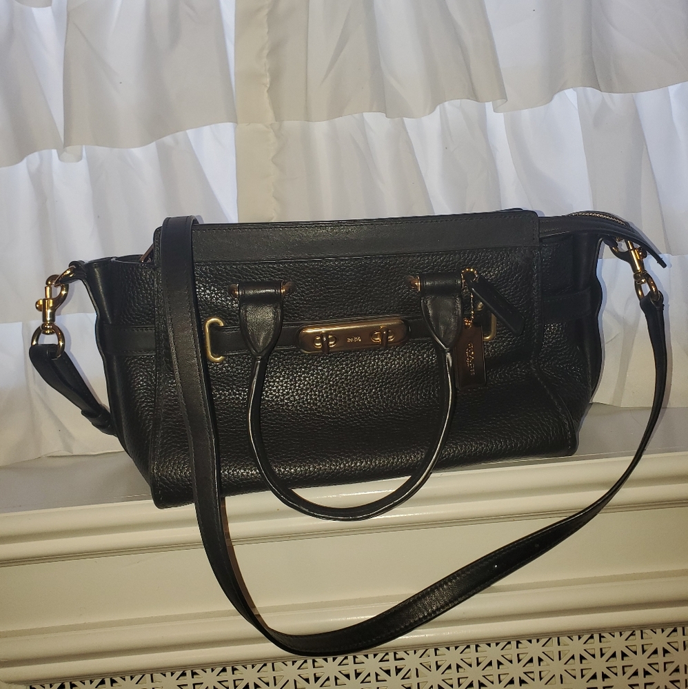 COACH black leather authentic crossbody